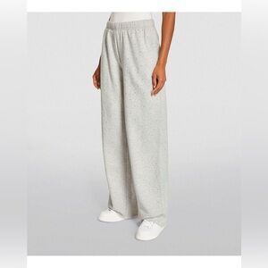Good American Wide Leg Speckled Sweatpants in Light Gray